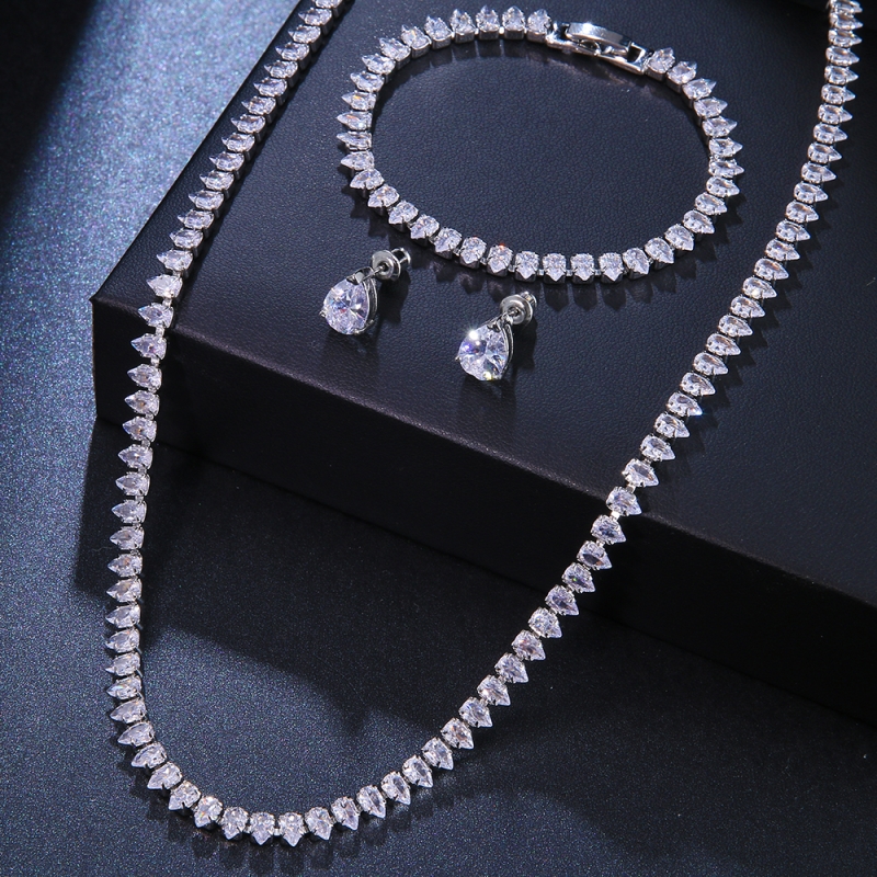 Teardrop Diamond Simulant Jewelry Set